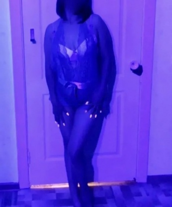 Я оживлю твои сокровенные фантазии и подарю эмоции, от которых сердце замирает💕 Мои услуги включают все, что ты можешь пожелать: глубокий оральный секс, классический секс, эротический массаж, стриптиз и многое другое. Ты не сможешь устоять перед моим соблазном, а мои отзывы говорят сами за себя. Встречи проходят у меня в уютной квартире в центре Москвы или по твоему желанию - гостинице. Фото – мои на 100%! ✨ Живу в Москве, так что наша встреча будет возможна в любое удобное для нас время. Не упускай шанс исполнить свои самые развратные фантазии - позвони мне прямо сейчас! 💋 5683, 24 года